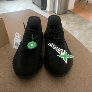 Yeezy Boost 350 V2 onyx size 9